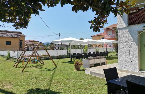 Luni Villa | Large villa with fenced garden between Tuscany and Liguria, perfect for groups