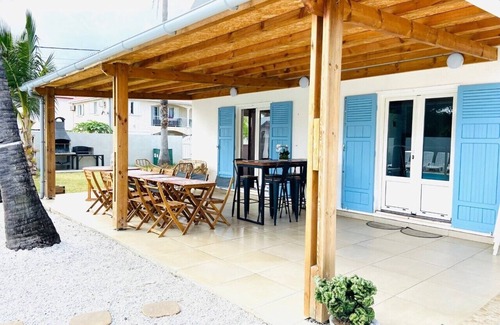 Etang Sale Les Bains Villa | Spacious Villa with Pool and Billiards by the Beach