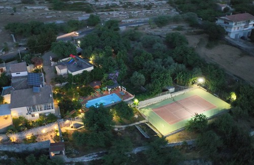 Modica Villa | Villamodica: Oceanfront Retreat with Family-Friendly Amenities