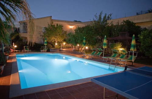 Modica Villa | Villamodica: Oceanfront Retreat with Family-Friendly Amenities