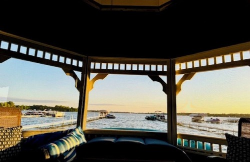 Bass Lake House | Large Waterfront Villa on Bass Lake with a Gym. Close to Culver and Notre Dame