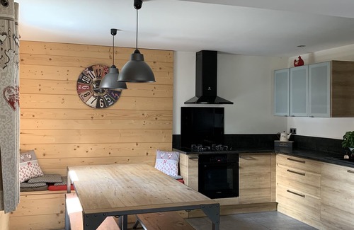 Molines-en-Queyras Ski Chalet | Welcoming Chalet Retreat with Hot Tub and Spa Amenities