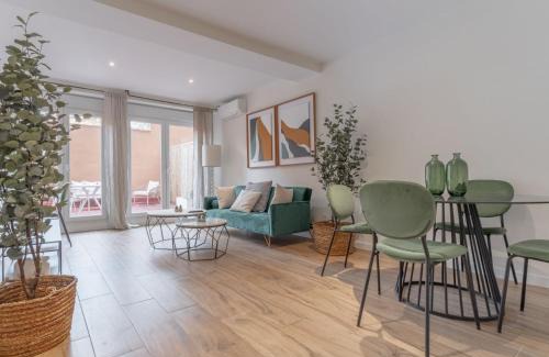 Almenara Apartment | Spacious 2-Bedroom Retreat with Terrace in Plaza Castilla