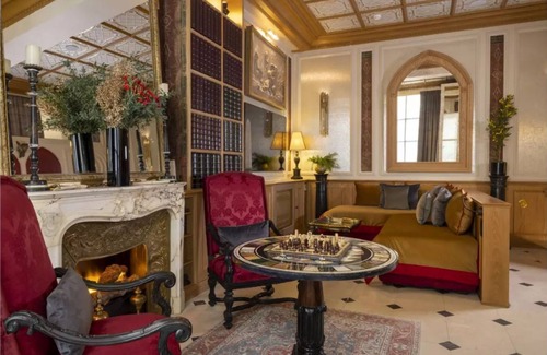 Saint-Germain-des-Pres Apartment | Experience a Masterpiece Stay in the Heart of St-Germain