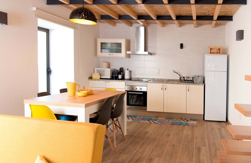 Queira House | Experience Eco-Friendly Comfort at Largo do Cruzeiro House