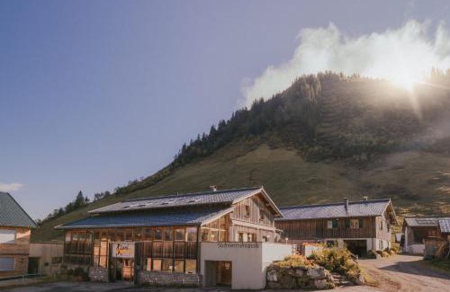 Faschina Apartment | Pet-Friendly Retreat at Lari Fari - Rated 8.9/10 by Guests