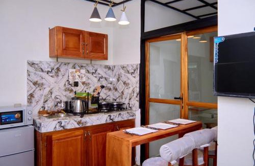 Douala Apartment | Top-Rated Larissa Home Bonapriso: Child-Friendly Stay
