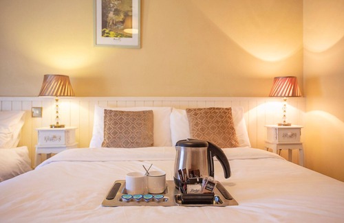 Milltown Bed & Breakfast | Guest Rated: Larkins Pub Restaurant and B&B with Kitchen
