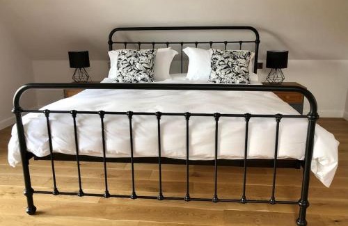 Saxmundham Apartment | Discover Comfort at Larks Rise Annex for Memorable Stays