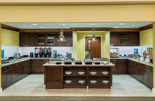 Maryland Heights Hotel | Pet-Friendly Suites with Pool at Homewood St. Louis Riverport