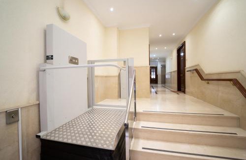La Buhaira Apartment | Budget-Friendly Stay at Larra Nervión - Pet & Child Friendly
