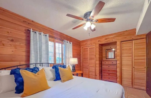 Donalsonville Cabin | Waterfront Getaway at Larry's Landing - Rated 10/10!