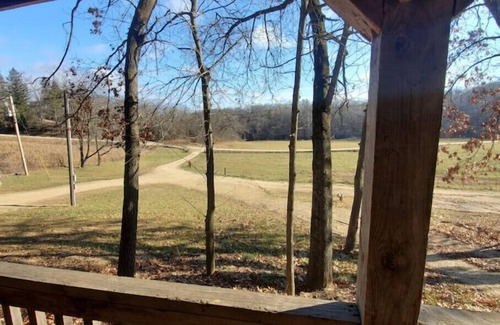 Crawford County Cabin | Cozy Larsen Hunters Rustic Cabin with Kitchen & Pet-Friendly