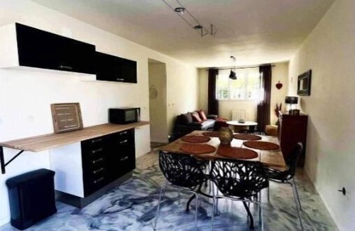 Behen House | Discover Comfort at Lart du Bonheur: Family & Pet Friendly