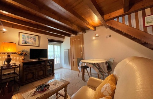 Sare House | Discover Larzabalea Gîte: Family-Friendly Stay in Sare