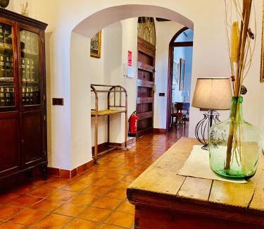 Yecla House | Discover Las 9 Candelas: Top-Rated Stay in Yecla