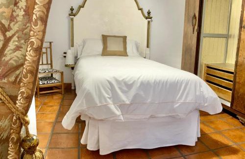 Yecla House | Discover Las 9 Candelas: Top-Rated Stay in Yecla