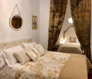 Yecla House | Discover Las 9 Candelas: Top-Rated Stay in Yecla