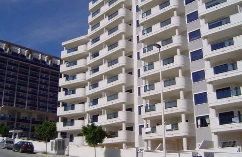 Villajoyosa Apartment | Cozy Las Azaleas in La Cala: Pool & Ocean View Retreat