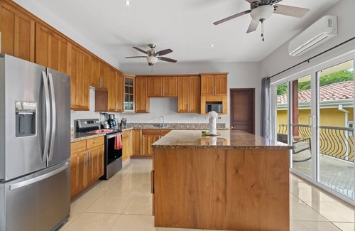 Playa Hermosa Condo | Las Brisas Condo Pool View 3 Min Walk to the Beach!