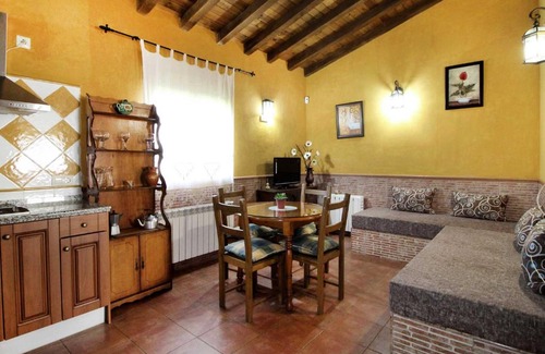 Aldeanueva de la Vera House | Discover Las Cabañas de La Vera: Family-Friendly Retreat
