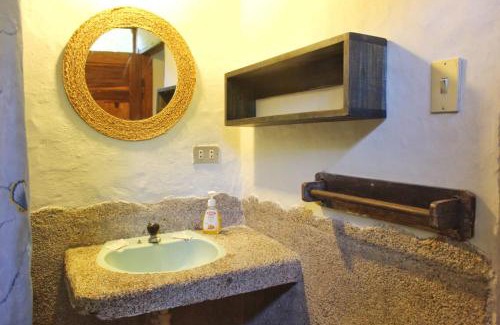 Ayampe Hotel | Oceanfront Retreat at Las Cabañas de la Iguana - 8.8/10