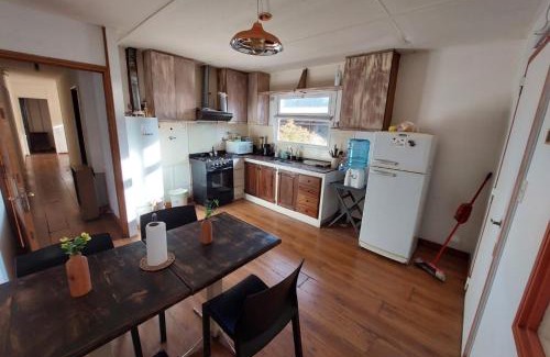 Macrozona Bahia Redonda y Primeros Faldeos House | Discover Las Cabañitas: Pet-Friendly Retreat with Kitchen