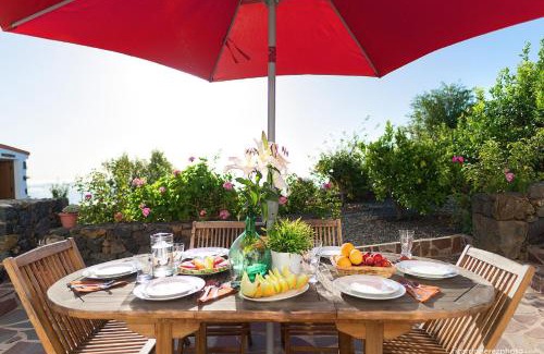 Isora House | Family-Friendly Stay at Las Casas del Abuelito Julián