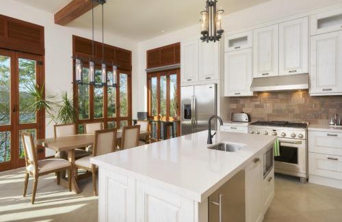 Las Catalinas Villa | Beachfront Escape at Casa Alouatta - Family-Friendly Retreat