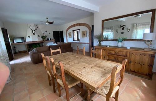 Villaviciosa de Cordoba House | Experience Las Chorreras del Orejón: 4-Star Family Retreat