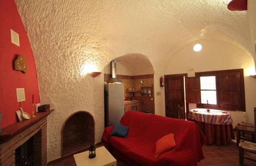 Fonelas Apartment | Discover Las Chumberas Cave - Family-Friendly & Pet Friendly