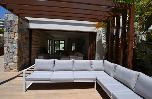 Lo Rufete Villa | New 4 Bedroom Villa with Private Pool in Alicante, Oceanfront