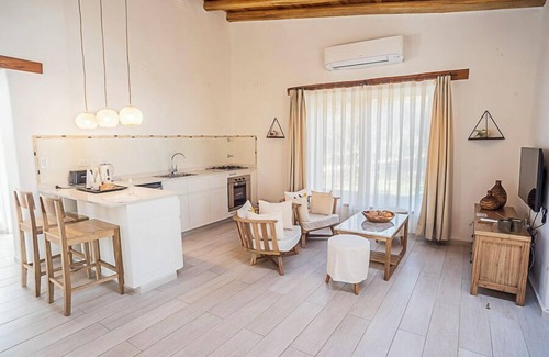 Las Rosas Hotel | Experience Las Dalias: 4-Star Hotel with Pool & Spa