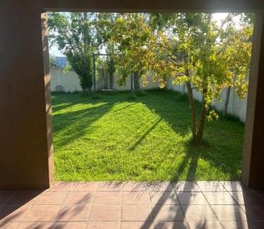 Suipacha House | Las Emes: Family-Friendly Retreat with Pool & Pet Access