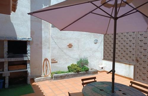 Cardenosa Apartment | Family-Friendly Las Gemelas Apartments with Top Ratings