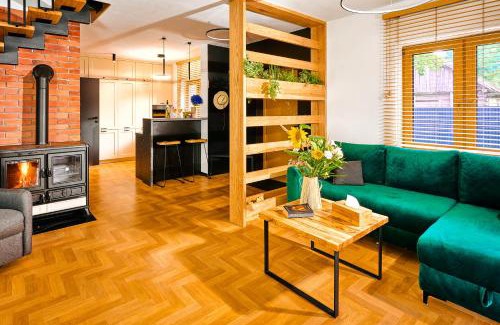 Susiec Ski Chalet | Discover Las Granda's: Oceanfront Retreat in Roztocze