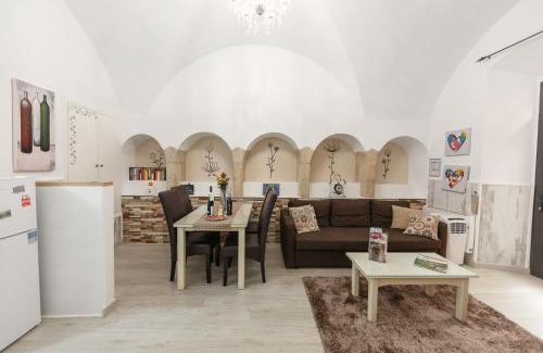 Santiago Apartment | Pet-Friendly Destino Deluxe Plaza de la Audiencia Cáceres