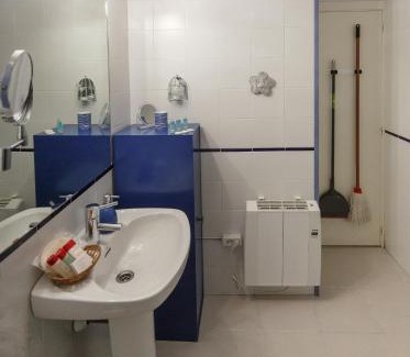 Santiago Apartment | Pet-Friendly Destino Deluxe Plaza de la Audiencia Cáceres