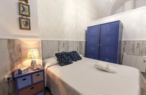 Santiago Apartment | Pet-Friendly Destino Deluxe Plaza de la Audiencia Cáceres