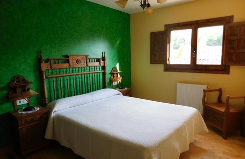 Valle de Valdelaguna House | Pet-Friendly Retreat at Las Hoyas I y II - Rated 9/10