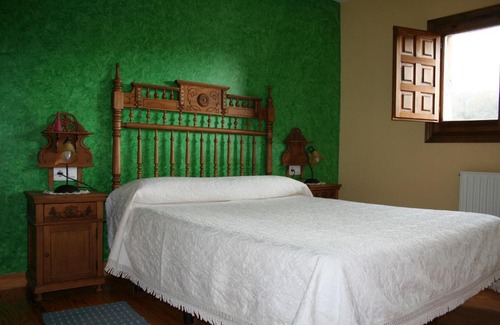 Valle de Valdelaguna House | Pet-Friendly Retreat at Las Hoyas I y II - Rated 9/10