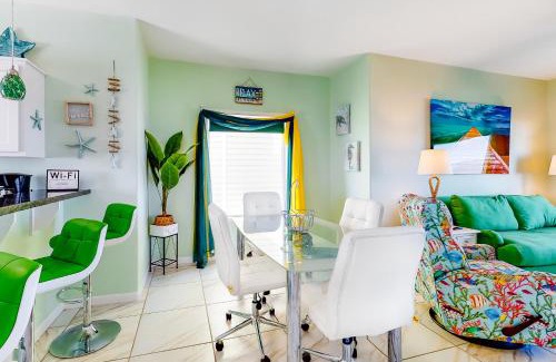 Port Isabel House | Experience Comfort at Las Joyas 104 with Pool & Hot Tub