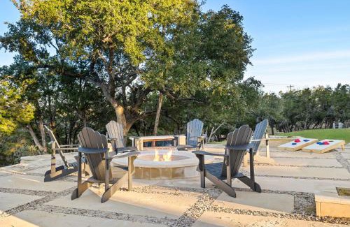 Spicewood Apartment | Explore Las Luces: Pet-Friendly Retreat with Pool & Hot Tub