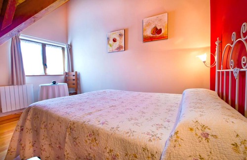 Munorrodero House | Discover Family-Friendly Comfort at Las Mayuetas Hotel