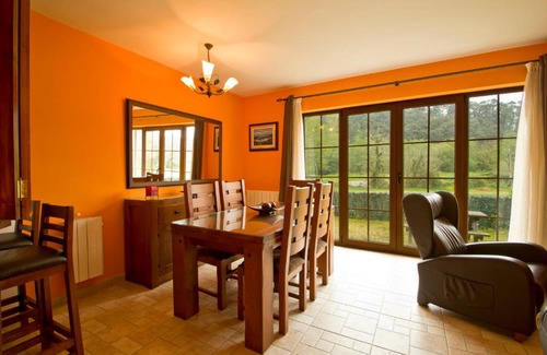 Munorrodero House | Discover Family-Friendly Comfort at Las Mayuetas Hotel