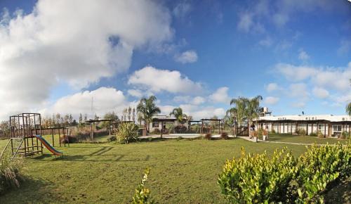 Victoria Cabin | Discover Las Mentas: Poolside Retreat with Breakfast Included