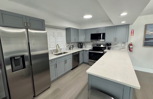 Hendricks and Venice Isles House | Las Olas Waterfront Escape-Great Duplex for 6 Pool
