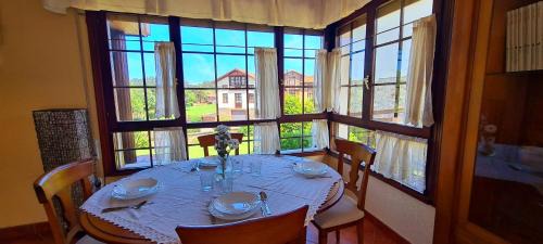 Alfoz de Lloredo House | Experience Family-Friendly Comfort at Las Parientucas