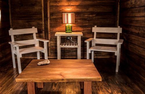 Epuyen Hotel | Discover Las Pitras Lodge: Top-Rated Stay with Pool & Breakfast