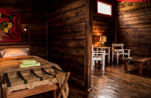 Epuyen Hotel | Discover Las Pitras Lodge: Top-Rated Stay with Pool & Breakfast